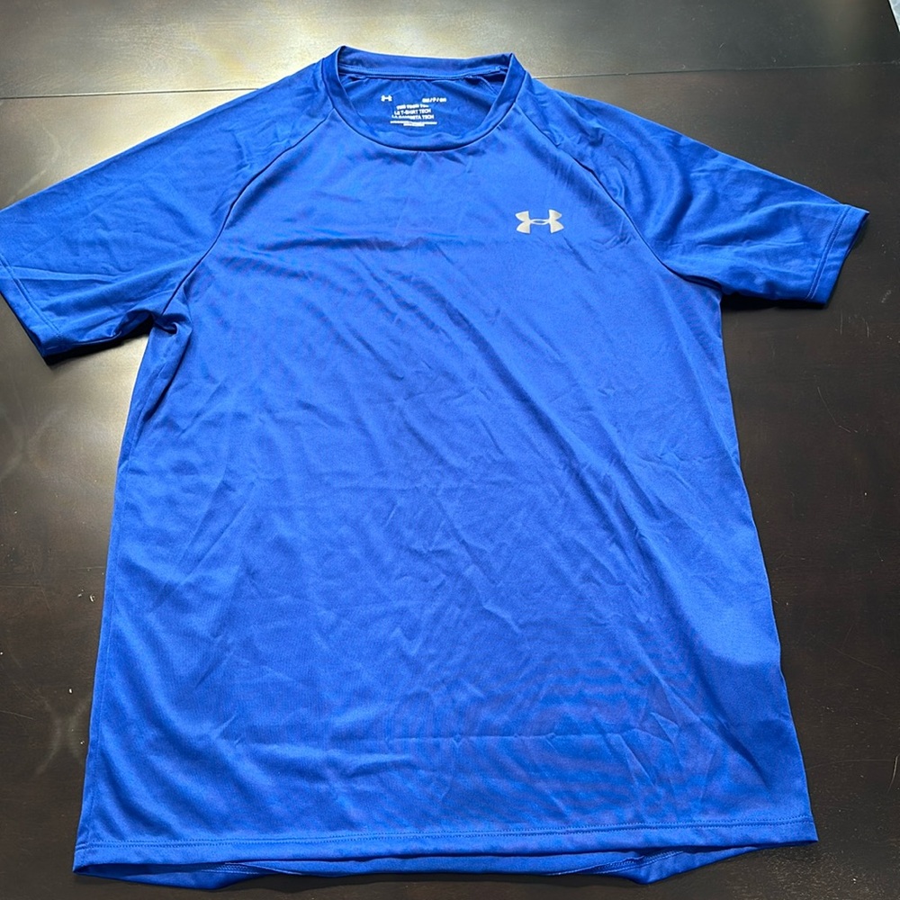 UA Tech Tee men S NWOT